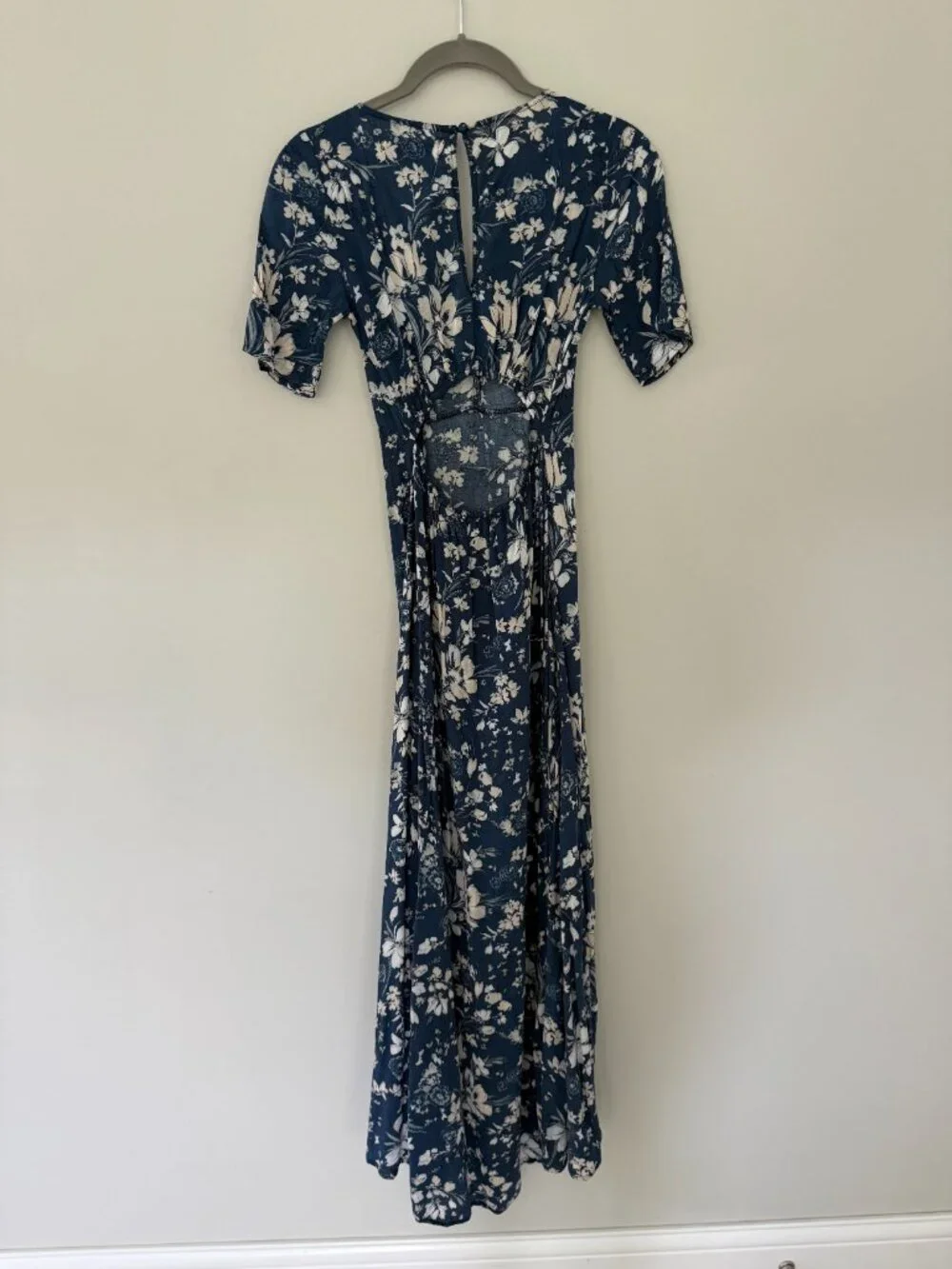 Abercrombie & Fitch short-sleeve floral low-high hem dress royal blue, white XS